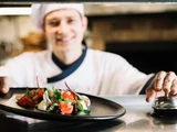 © -- Jetzt bewerben: Freie Lehrstellen für die vegetarische Kochlehre!