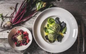 © -- Spinatknödel auf Teller