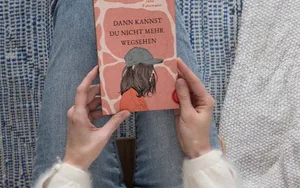 © -- Dann kannst du nicht mehr wegsehen