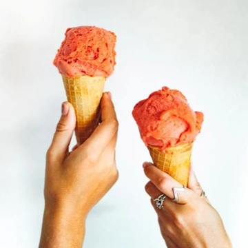 © -- Veganes Eis im Eissalon