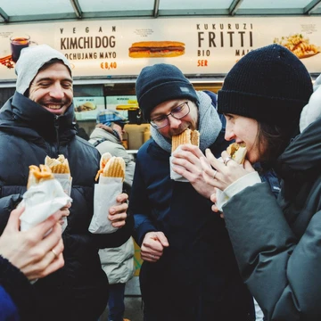 © -- Wiener Würstelstände bleiben auch im Februar vegan