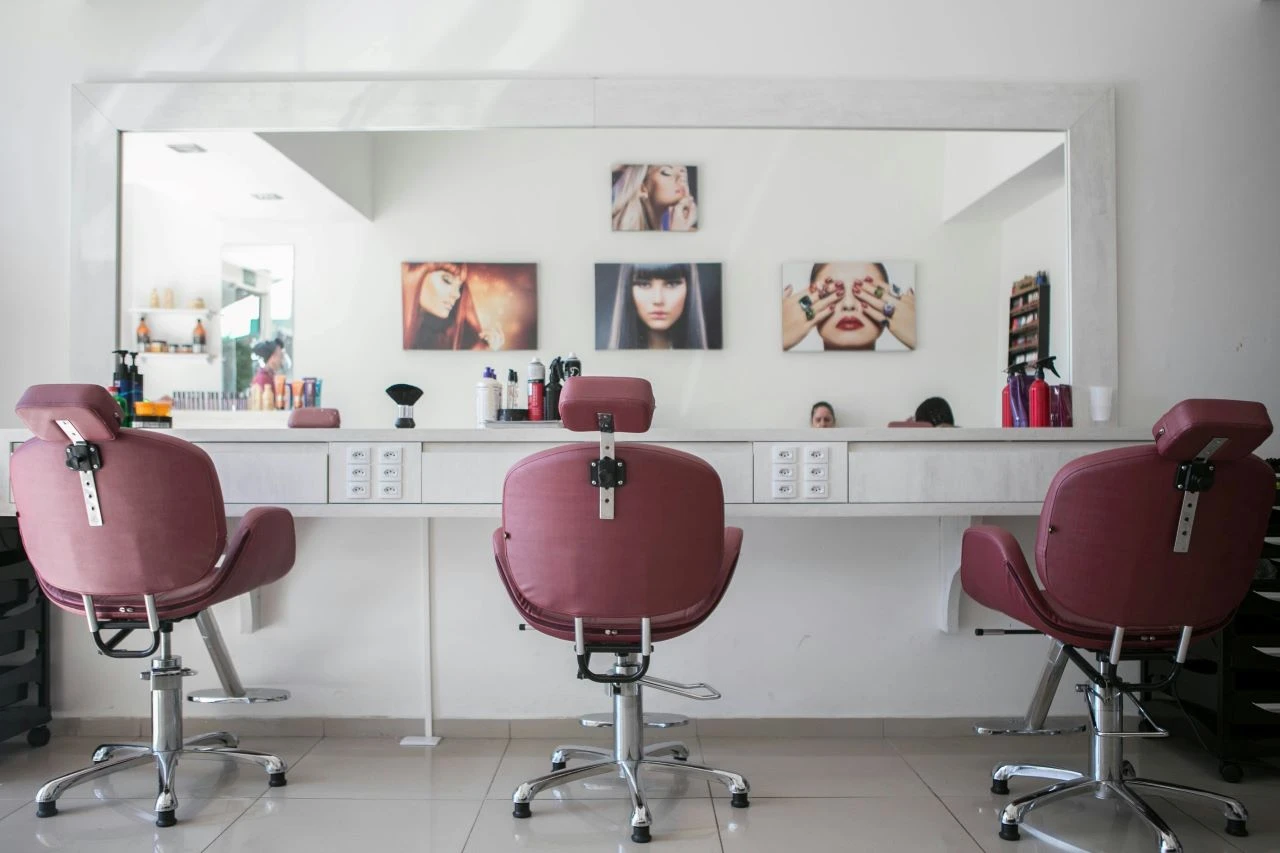 frisiersalon_unsplash_cut.jpg